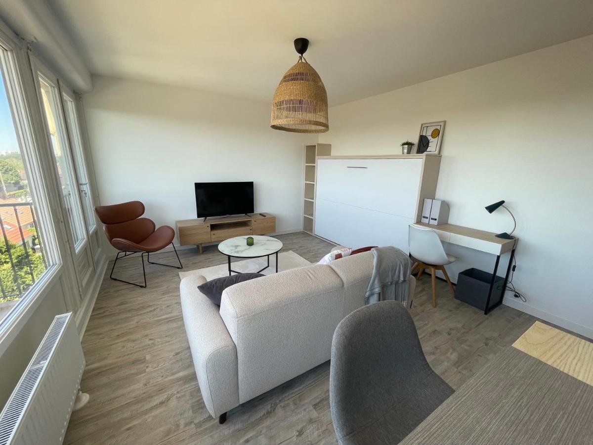 Апартаменты Studio Lumineux / Parking / Sud Loire Saint-Pryve-Saint-Mesmin Экстерьер фото